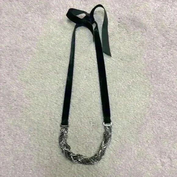 Givenchy Jewelry - Adorable givenchy necklace